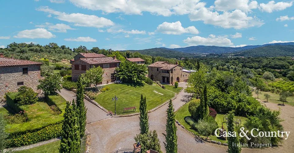 33 bed  For Sale in South Of Florence,  - 1