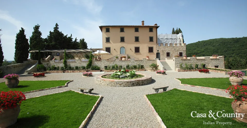 4 bed  For Sale in Gaiole In Chianti,  - 3