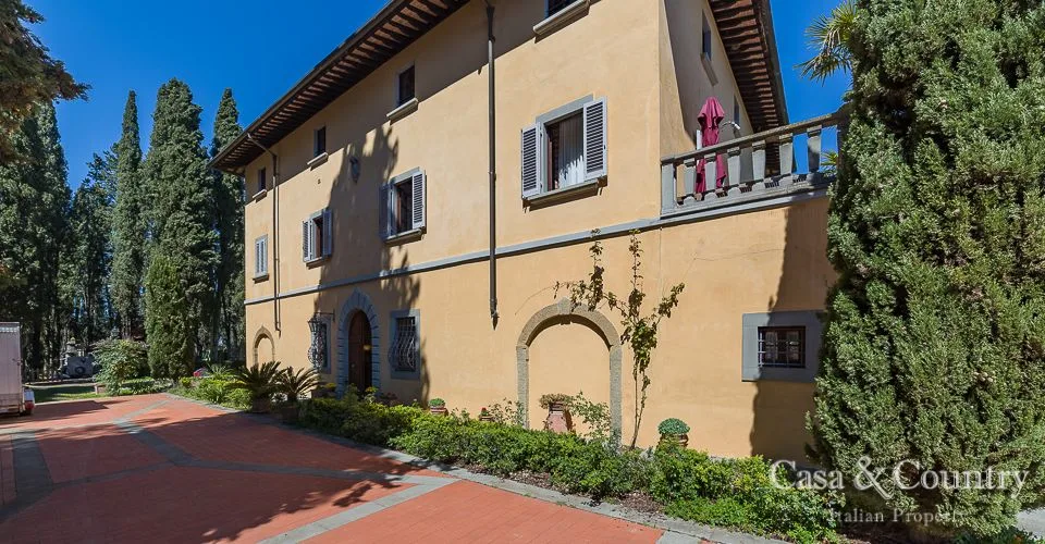 13 bed  For Sale in Chianti Fiorentino,  - 2