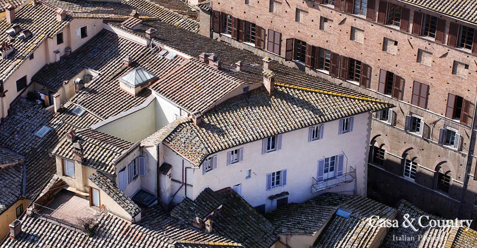 4 bed  For Sale in Siena - Centre,  - photo 2